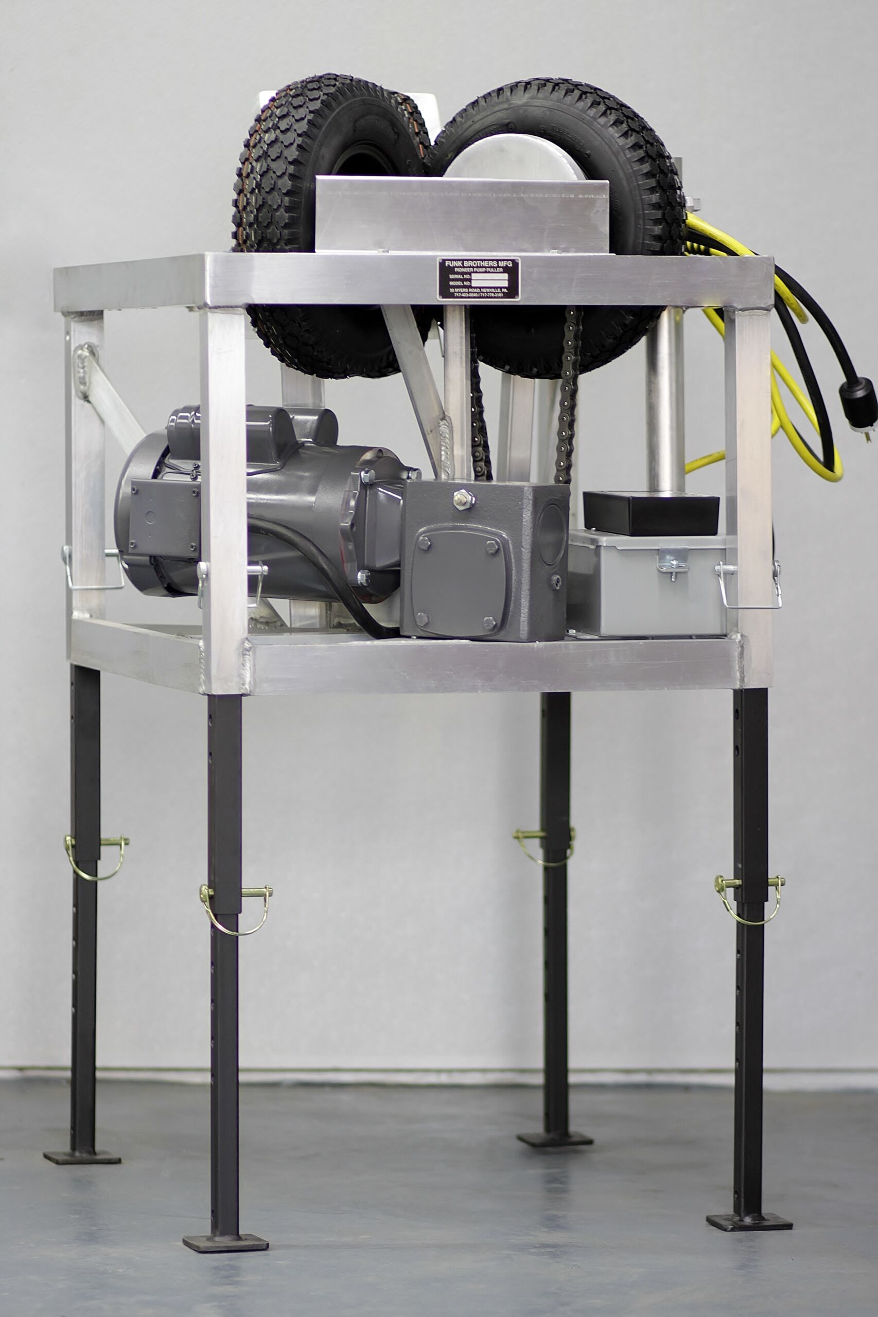 Model-40HD-Super-Leg-scaled