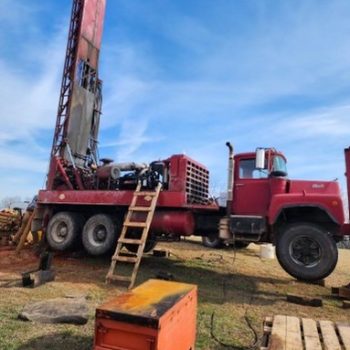 Side view of the 1980 Schramm T64-66 Drilling Rig